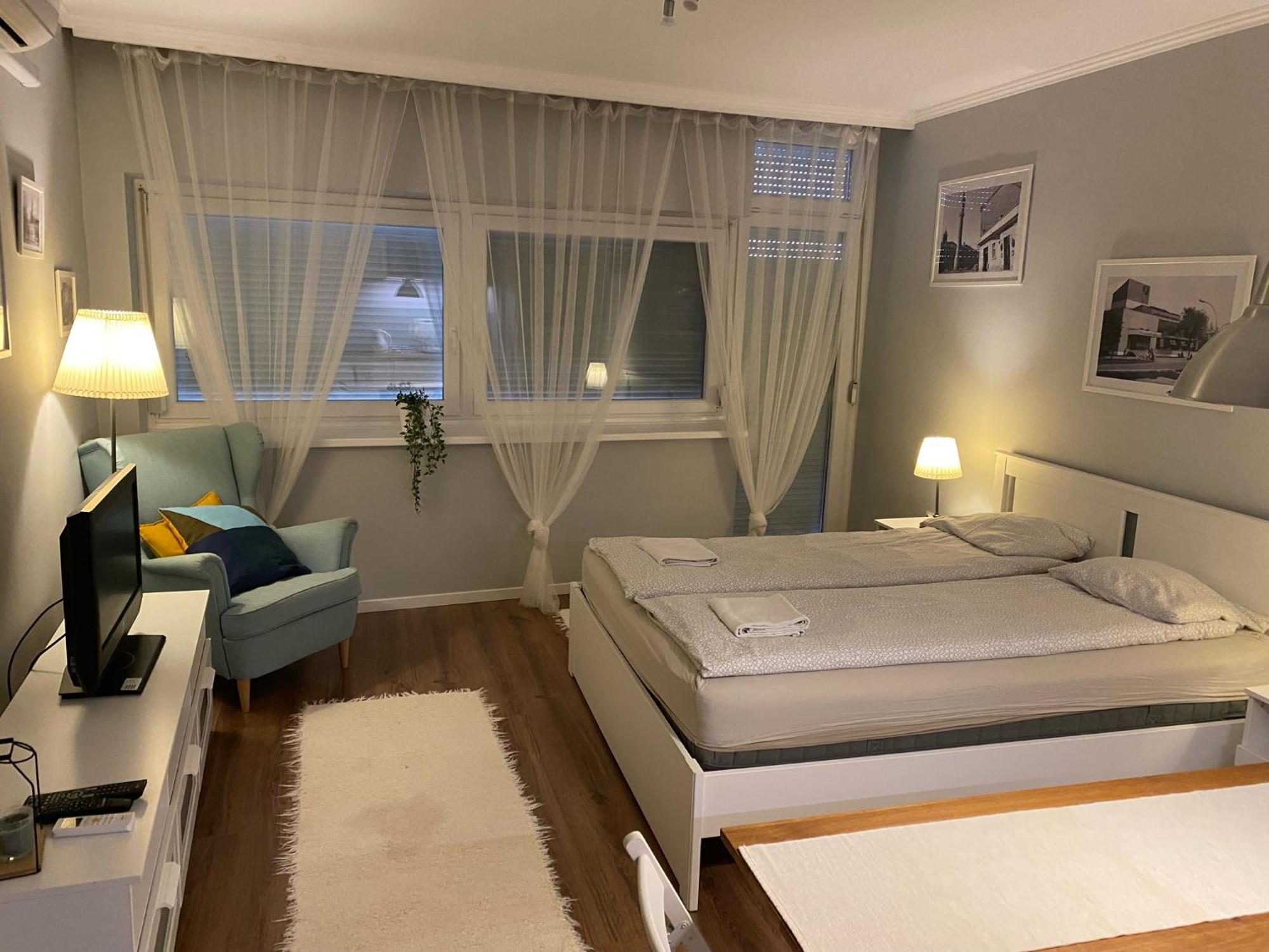 B&B Apartman Eger Eksteriør bilde