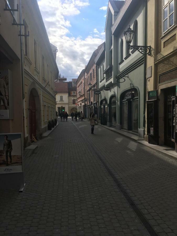 B&B Apartman Eger Eksteriør bilde